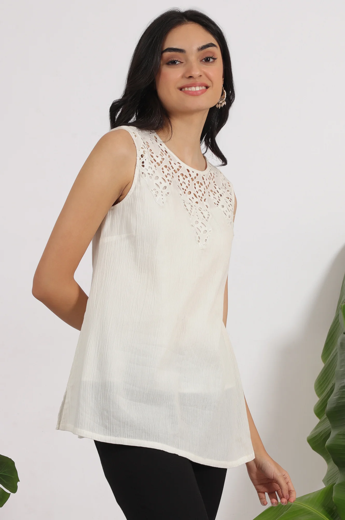 White Cotton Crinkle Top with Schiffli Detail on Neck - Image 7