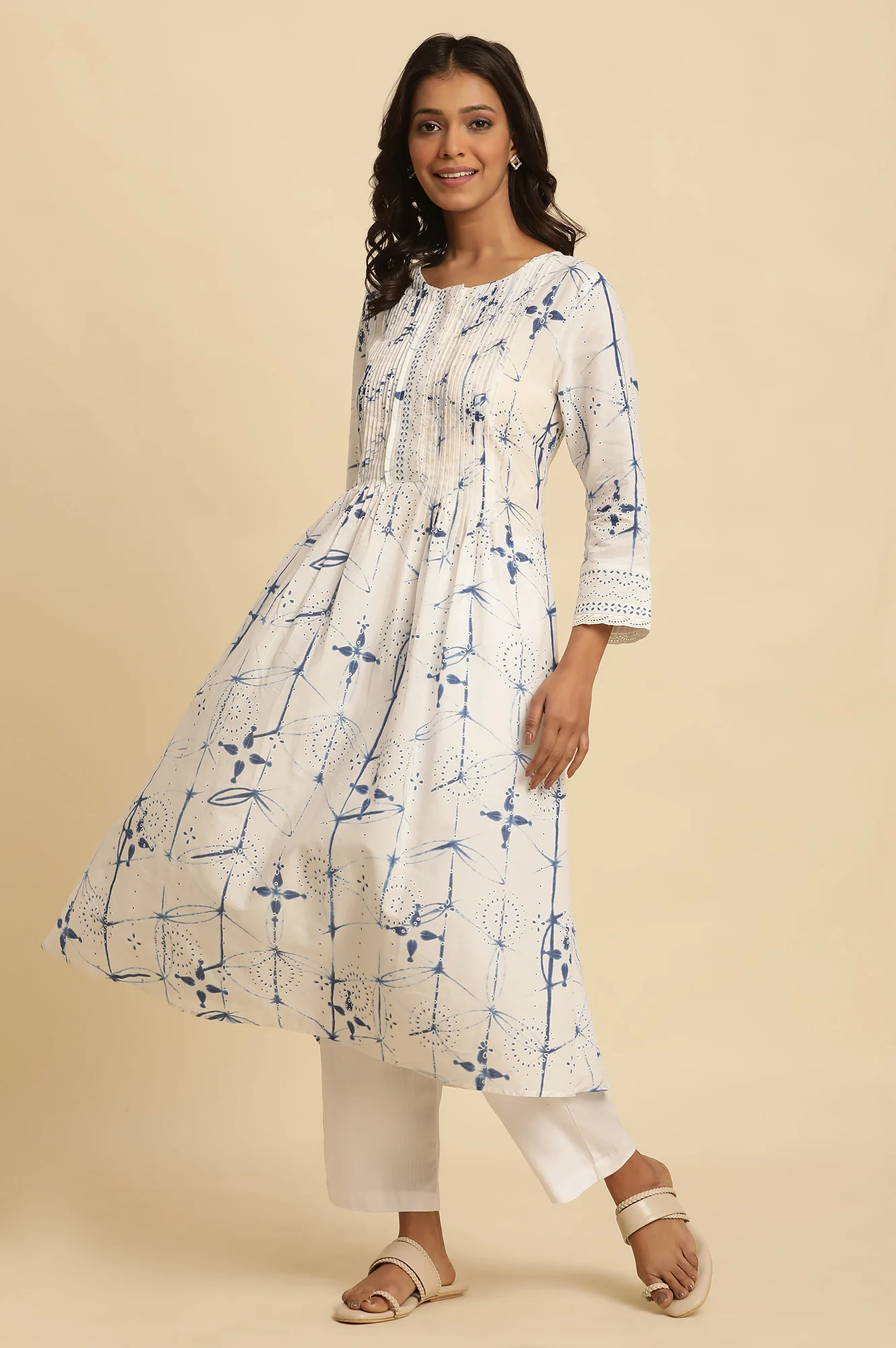 White Cotton Kurta With Blue Print - Image 2