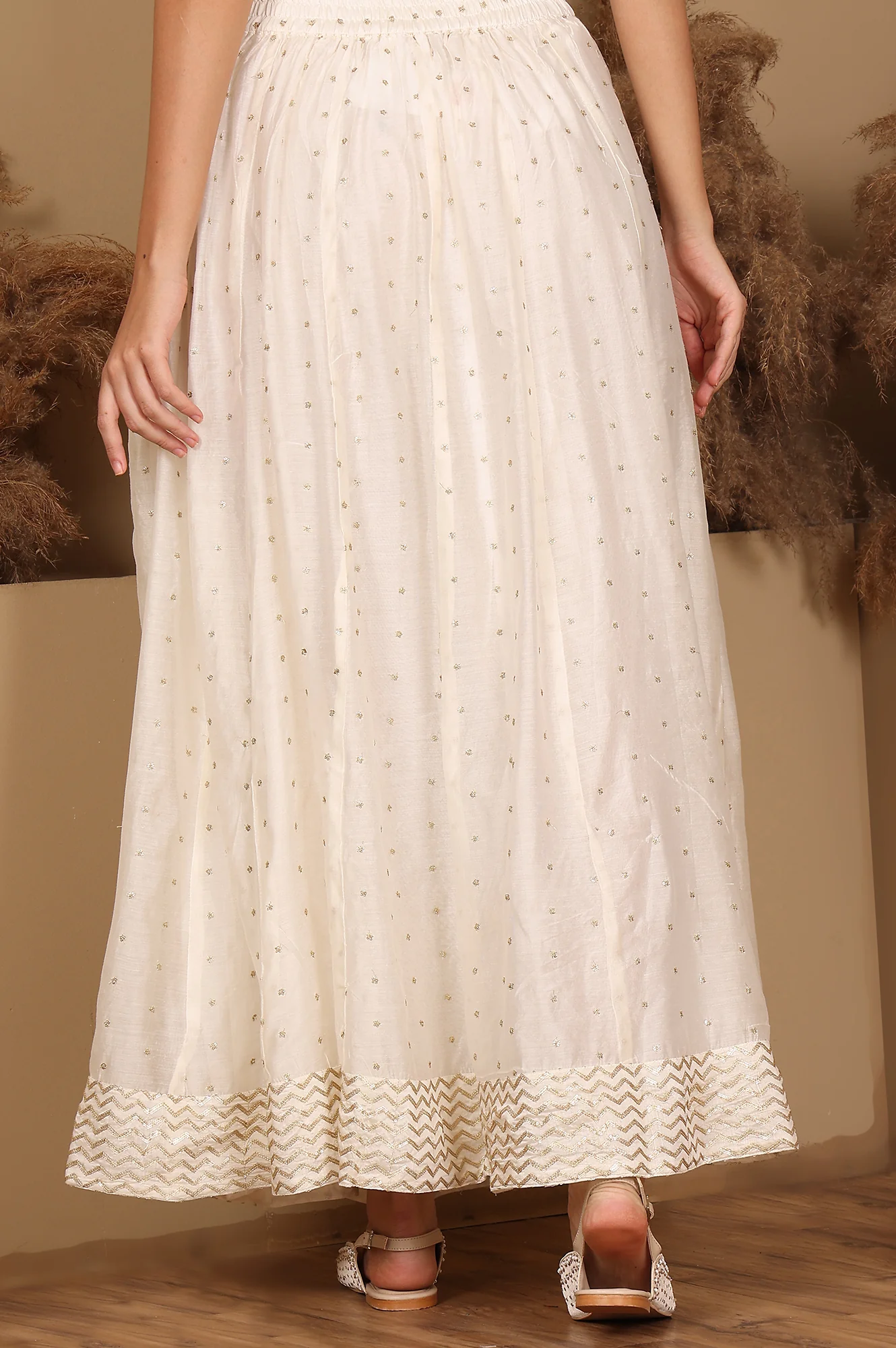 White Embroidered Flared Skirt - Image 3