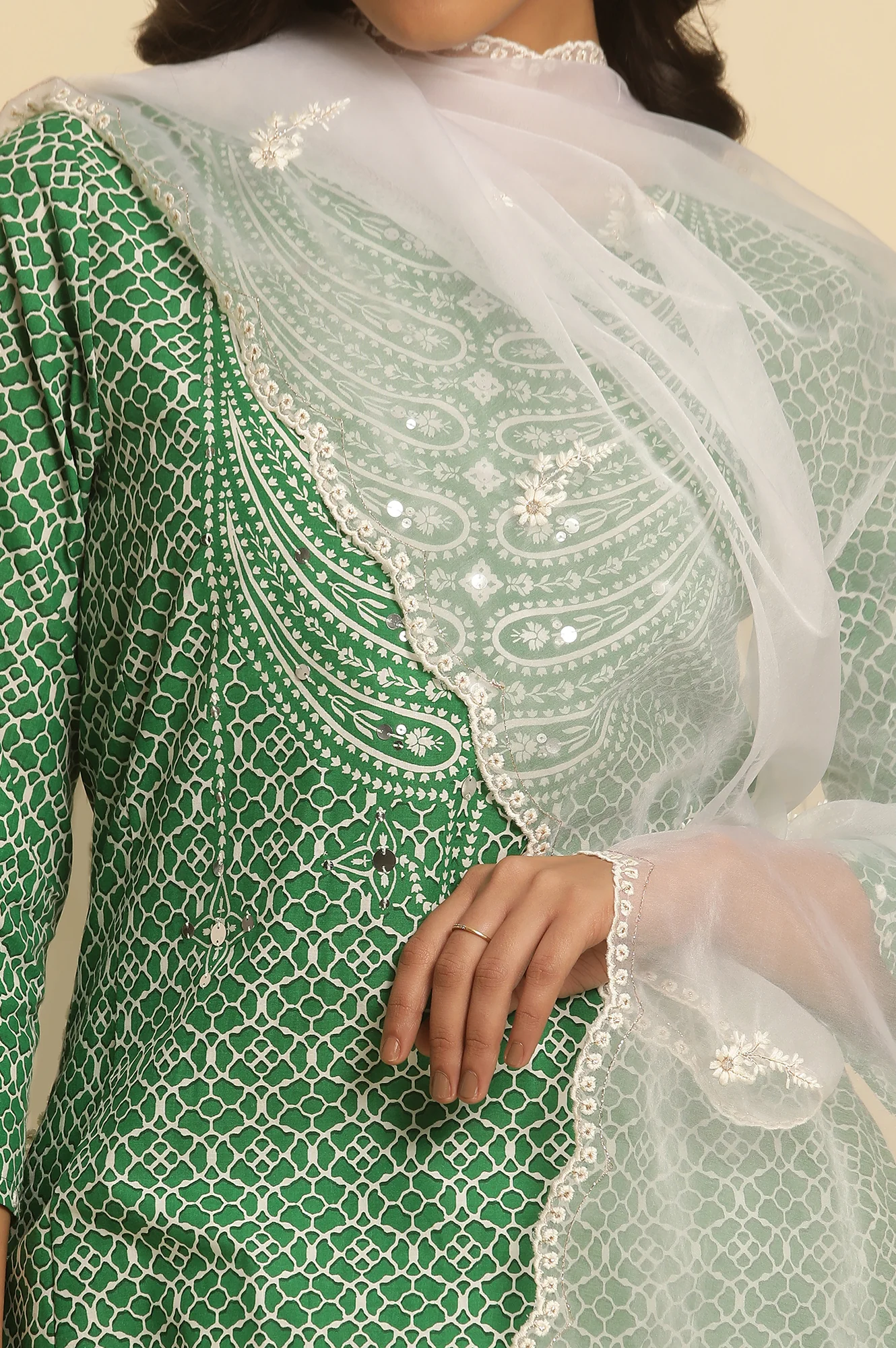 White Embroidered Metallic Organza Dupatta - Image 4