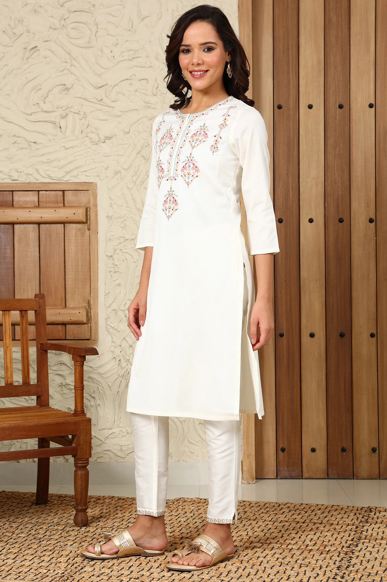 White Festive Straight Kurta With Multi-Coloured Embroidery On Yoke - Image 4