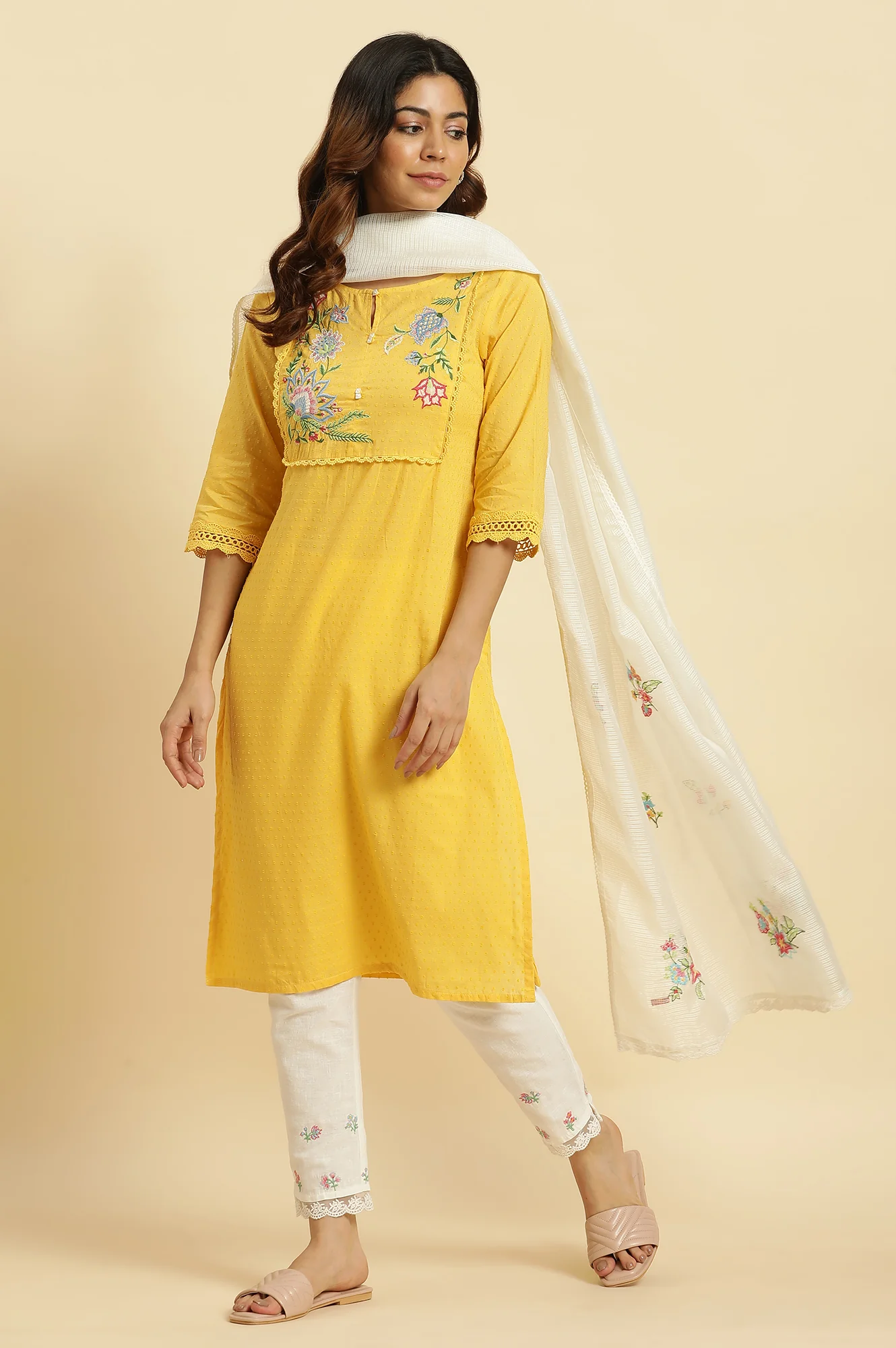 White Floral Embroidered Lace Trim Kota Dupatta - Image 2