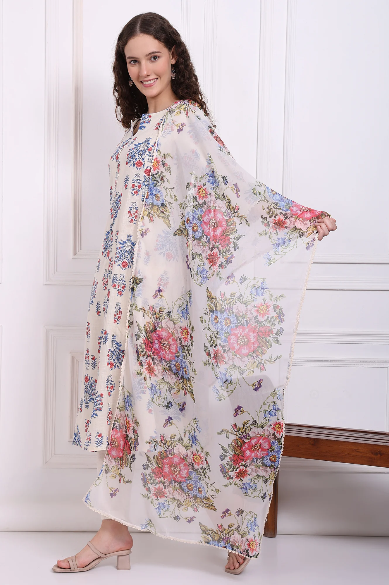 White Floral Printed Chiffon Dupatta with Lace - Image 2