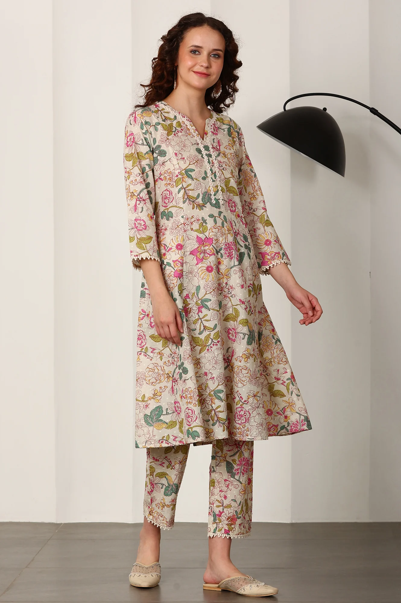 White Floral Printed Cotton Blend A-Line Kurta And Pants Set - Image 6