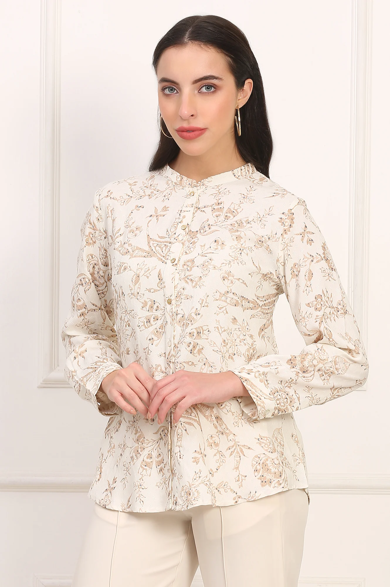 White Floral Printed Dobby Mandarin Collar Top - Image 4