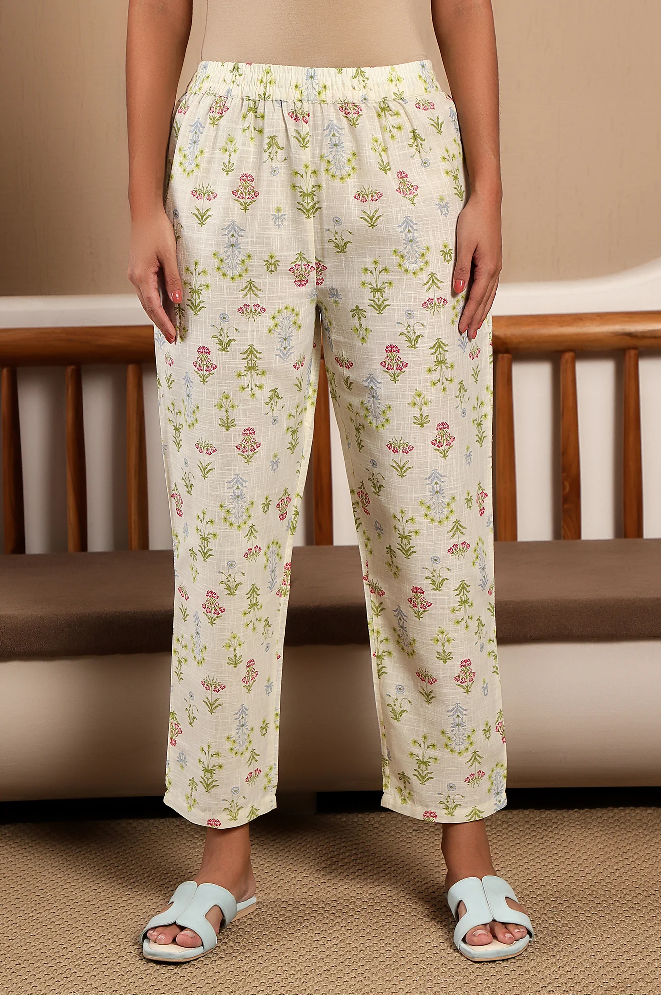 White Floral Printed Pure Cotton Straight Kurta and Pants Co-ord Set - Image 9