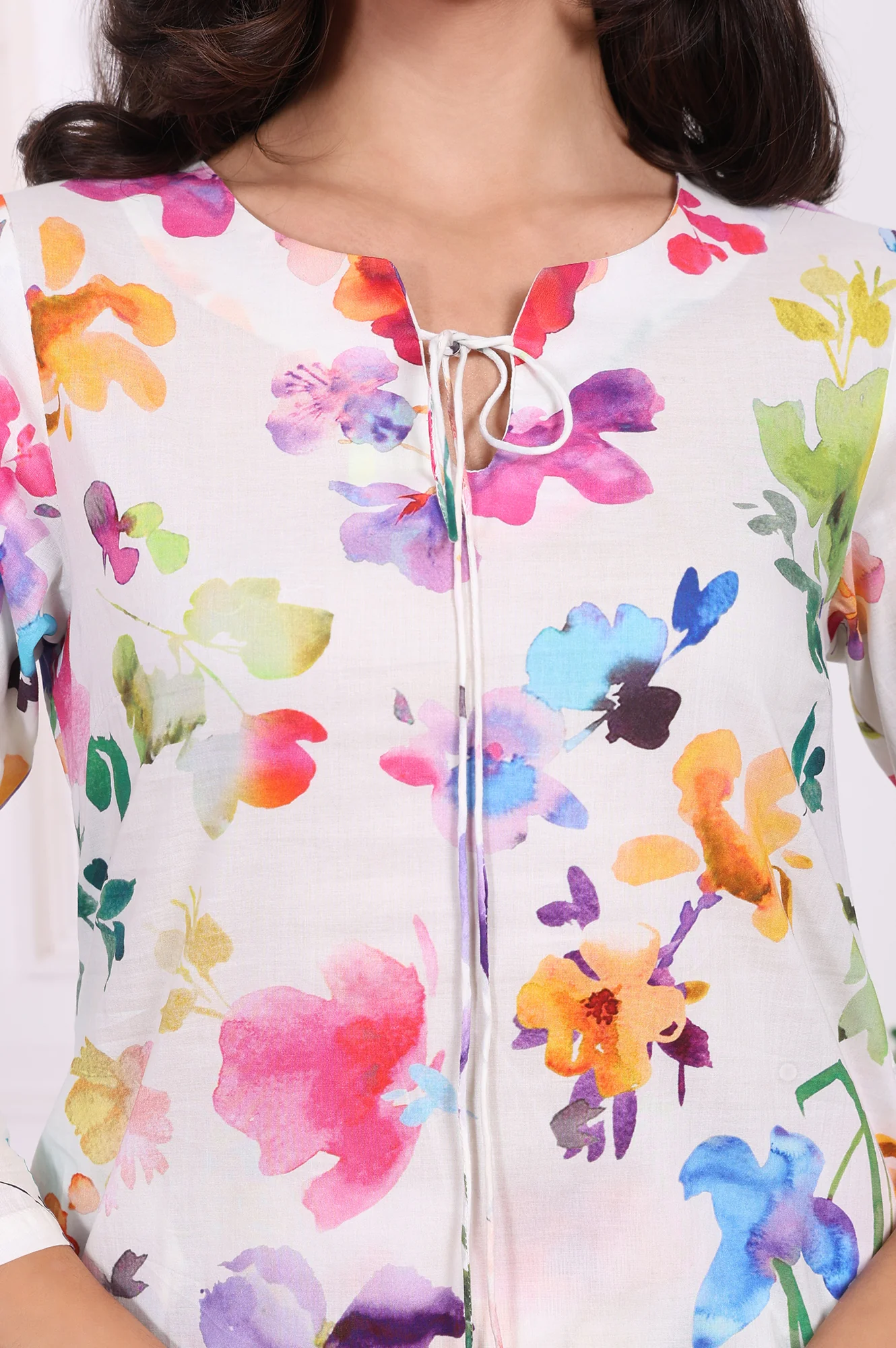 White Floral Printed Pure Cotton Straight Kurta and Straight Pants Set - Image 3