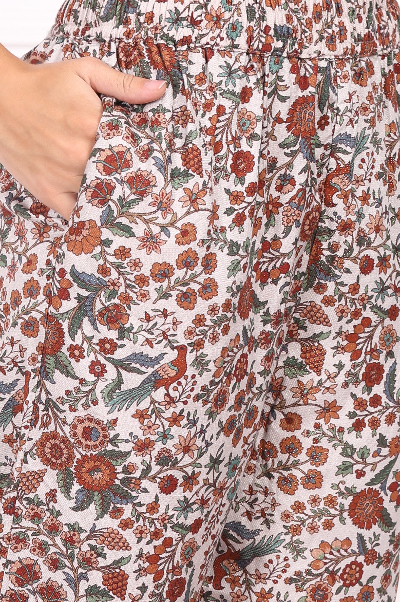White Floral Printed Straight Kurta and Straight Pants Set - Image 9