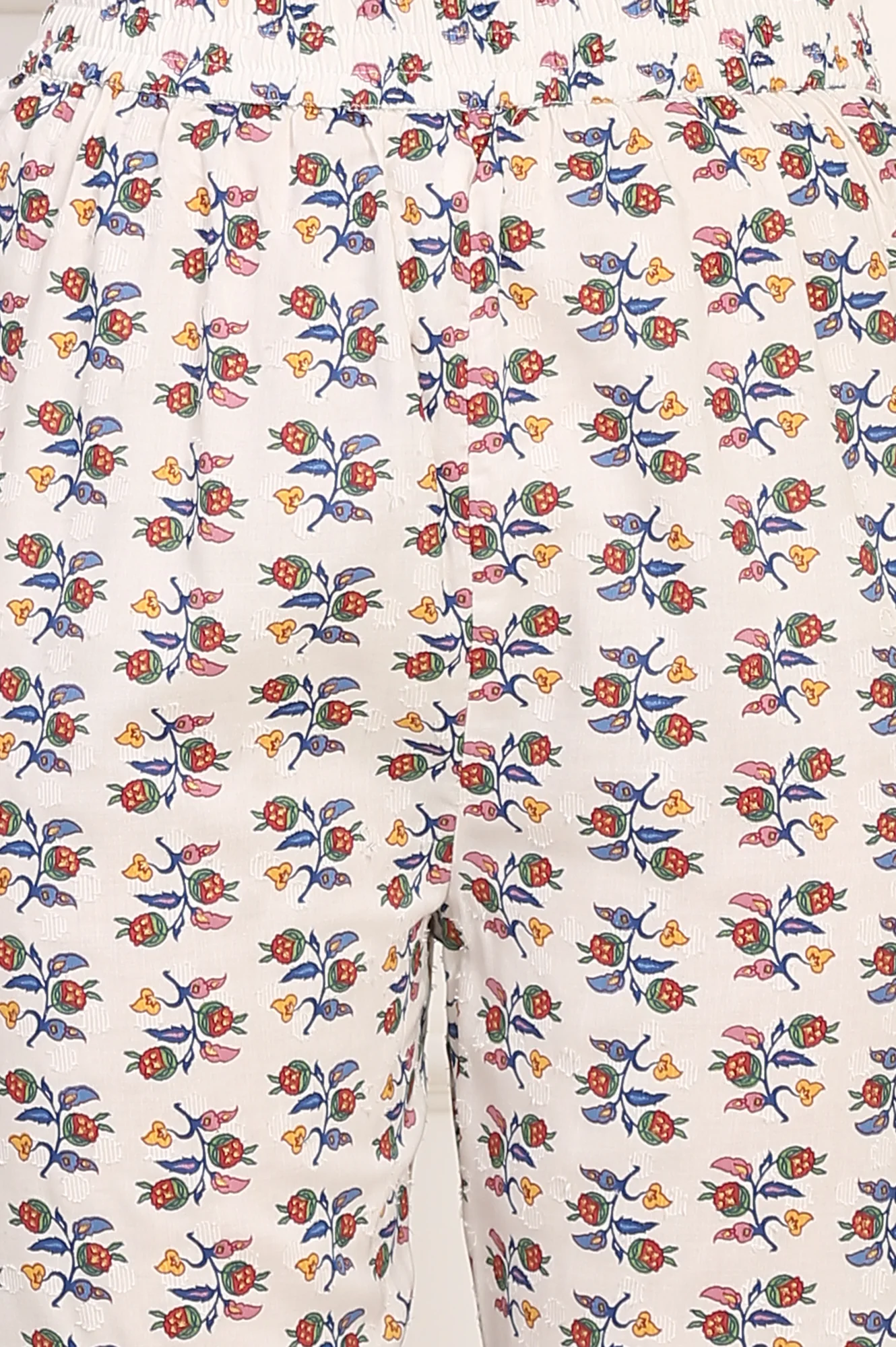 White Floral Printed Straight Pure Cotton Kurta and Straight Pant Co-ord Set - Image 9