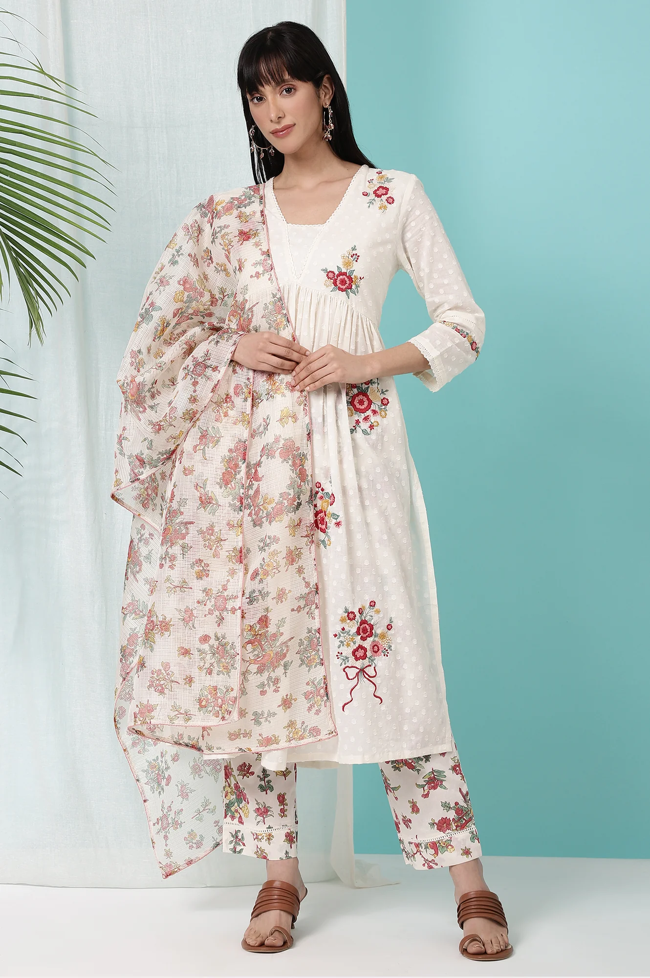 White Floral Printed Textured Cotton Kurta, Pants and Dupatta Set - Image 3