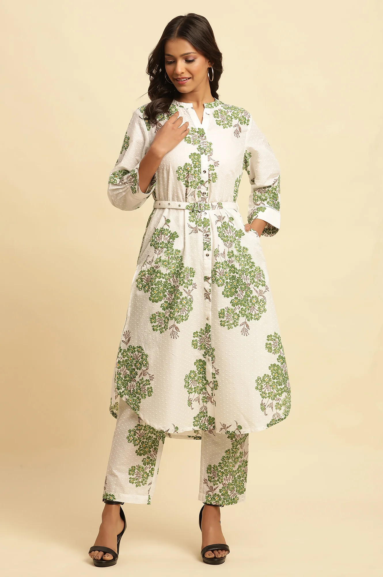 White Floral Printed Textured Cotton Kurta And Pants Co-Ord Set - Image 2