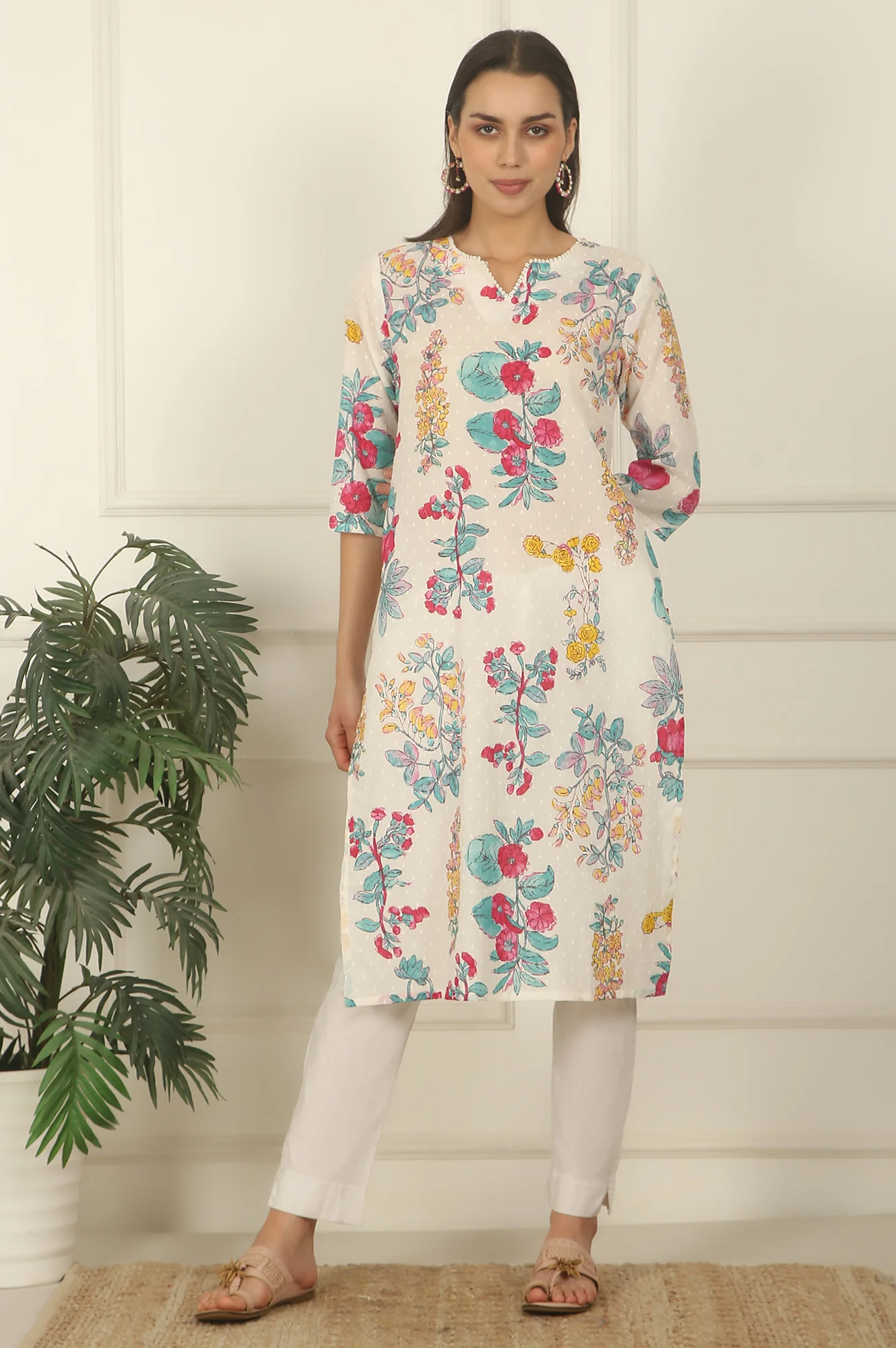 White Floral Printed Textured Cotton Straight Summer Kurta - Image 2