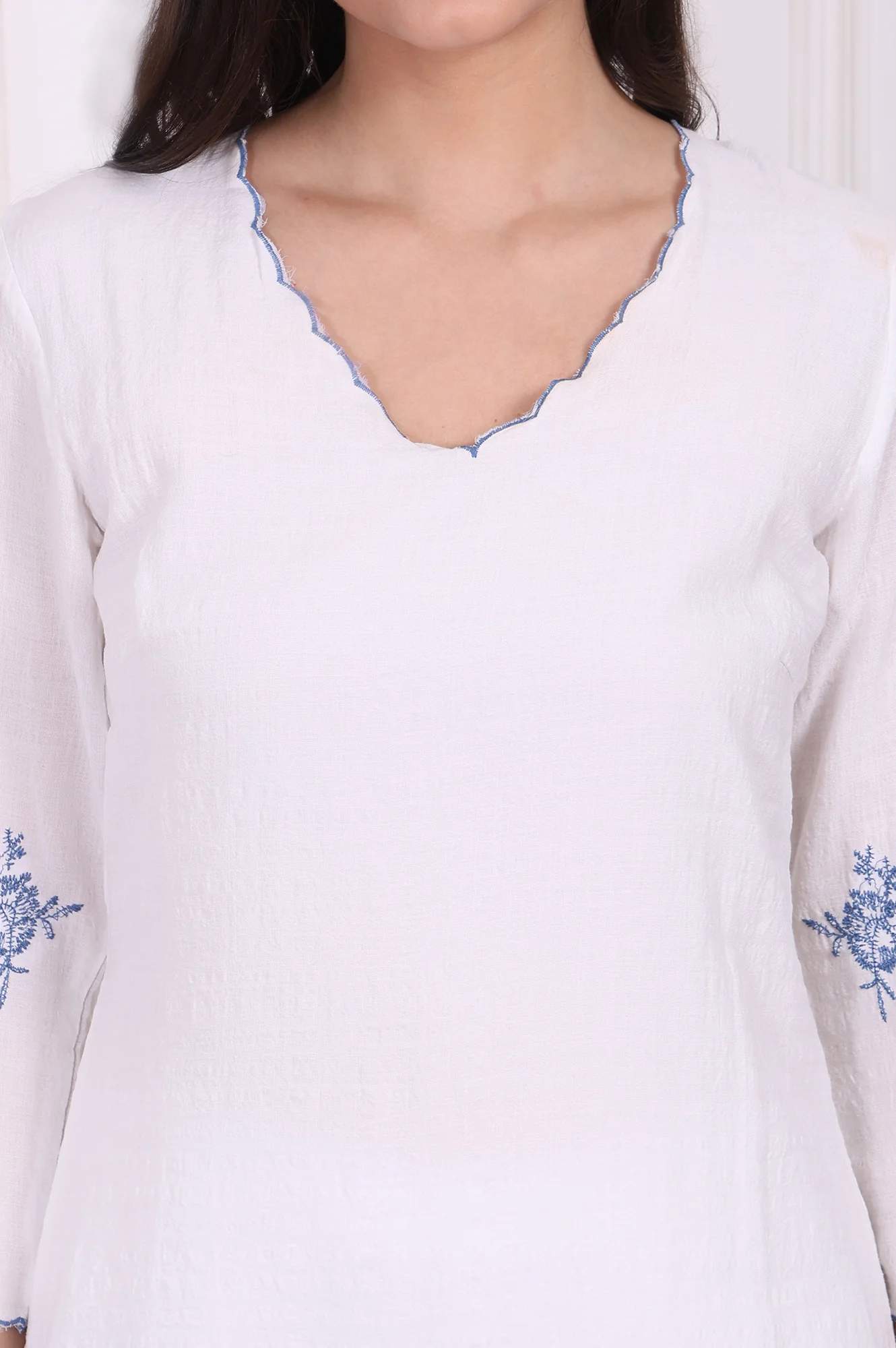 White Floral Printed Thread Embroidered Rayon Straight Kurta - Image 3