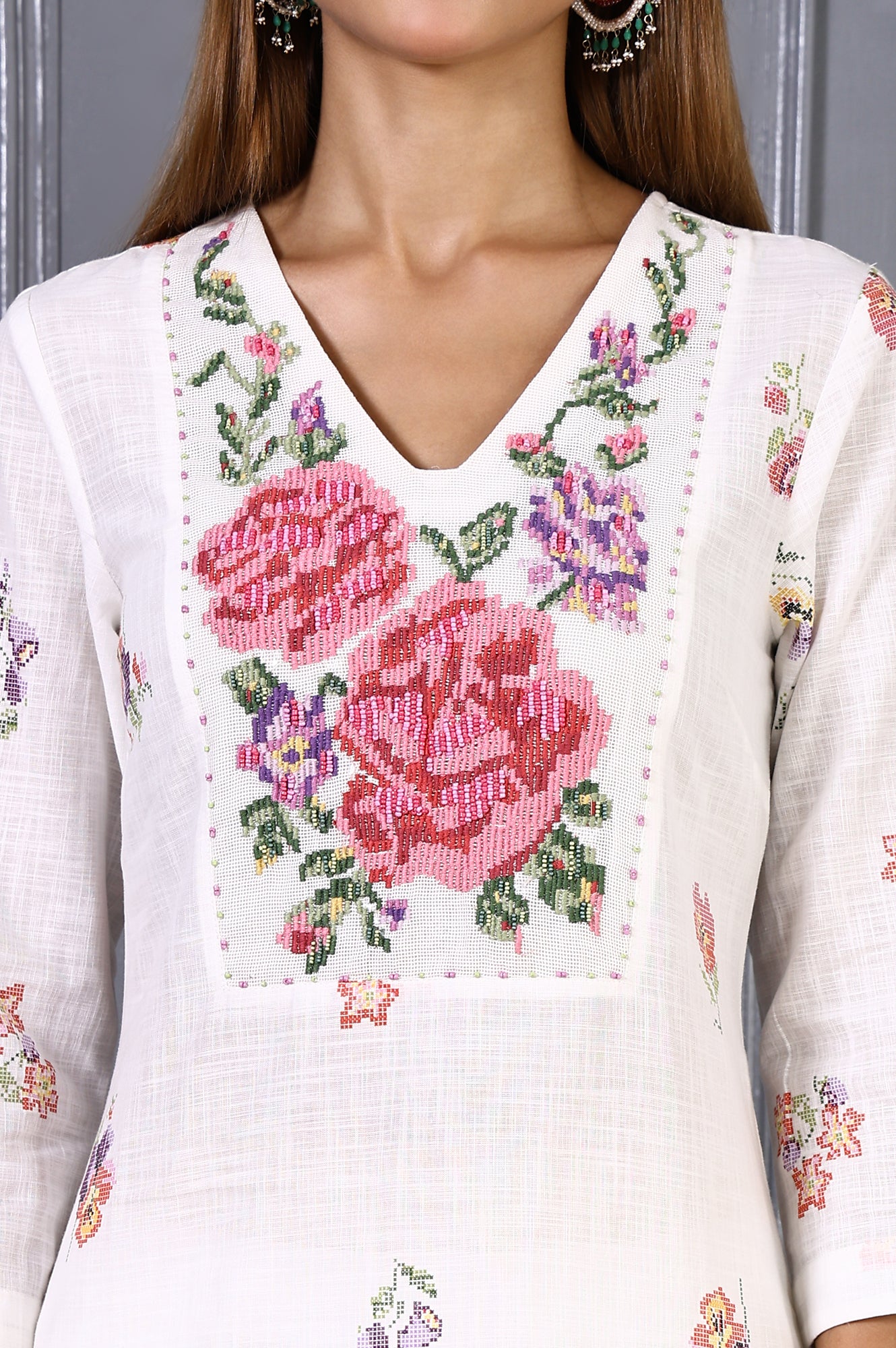 White Floral Printed Thread Embroidery Pure Cotton Straight Kurta - Image 3