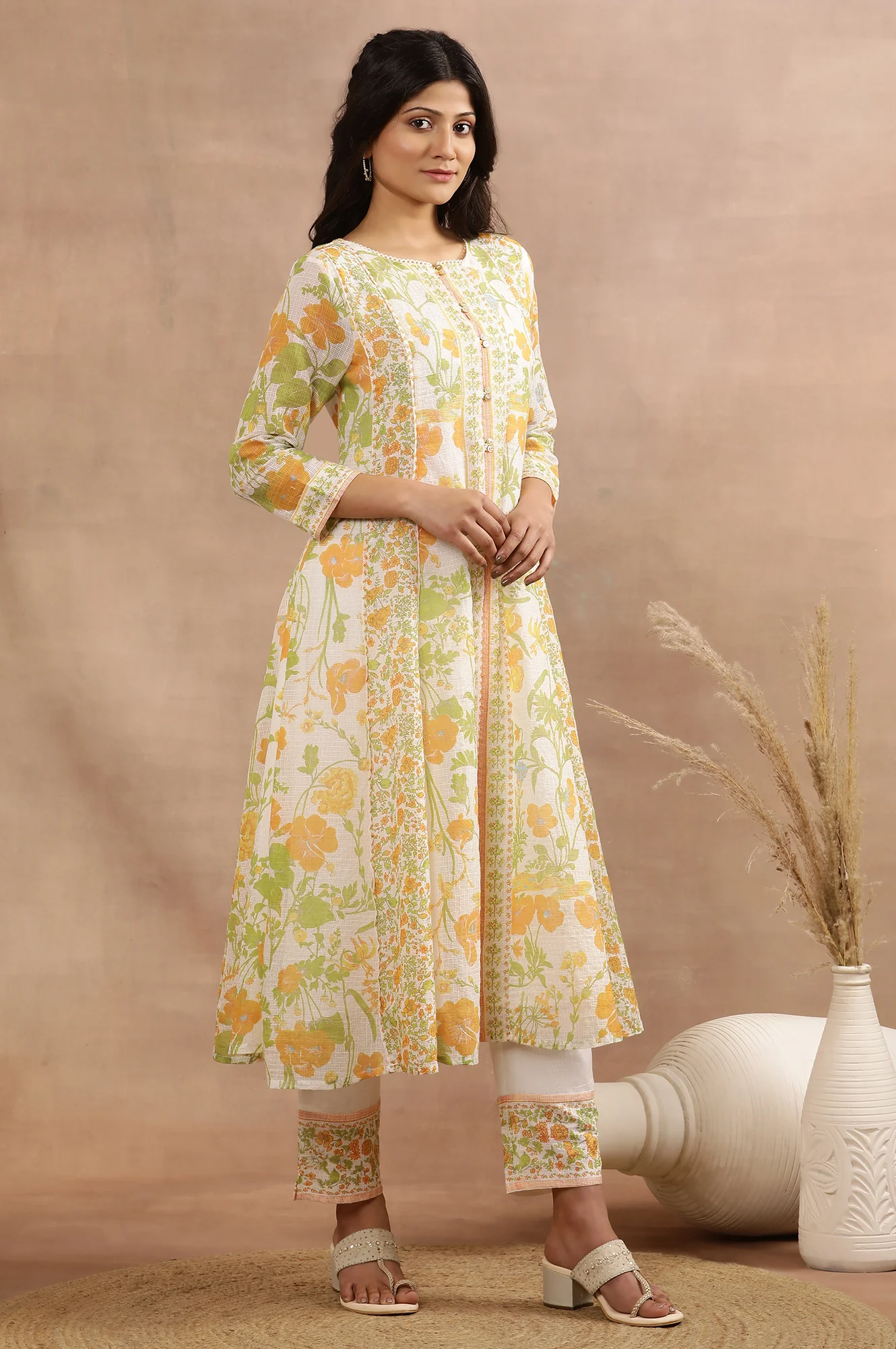 White Multi-Coloured Floral Printed Panelled Kurta, Pants And Dupatta Set - Image 5