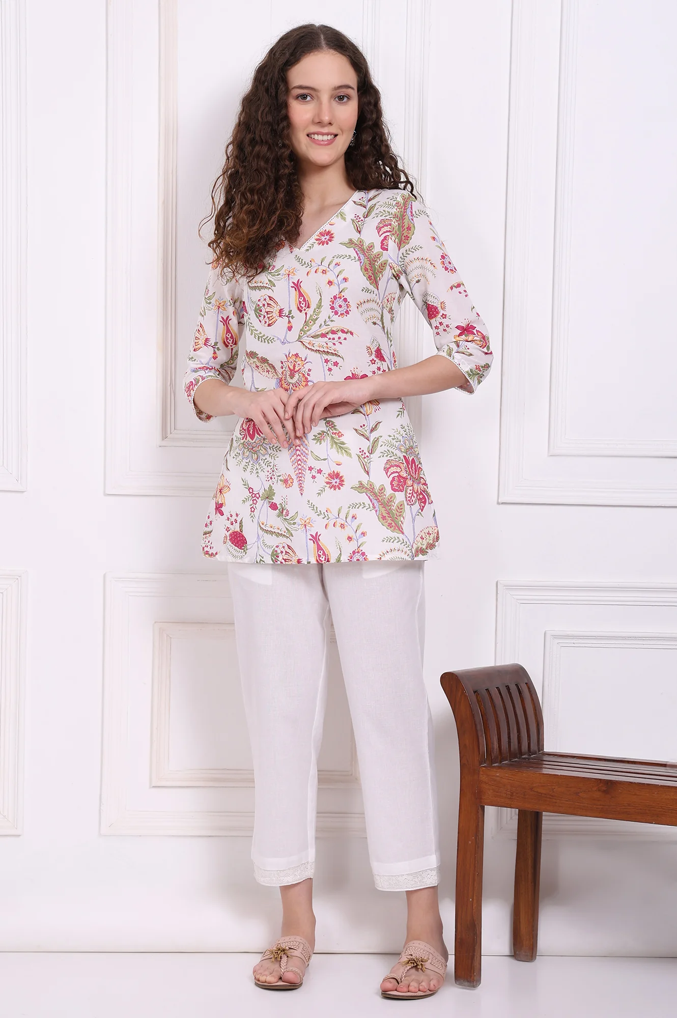 White Solid Cotton Flax Straight Pants in Mid-rise - Image 5