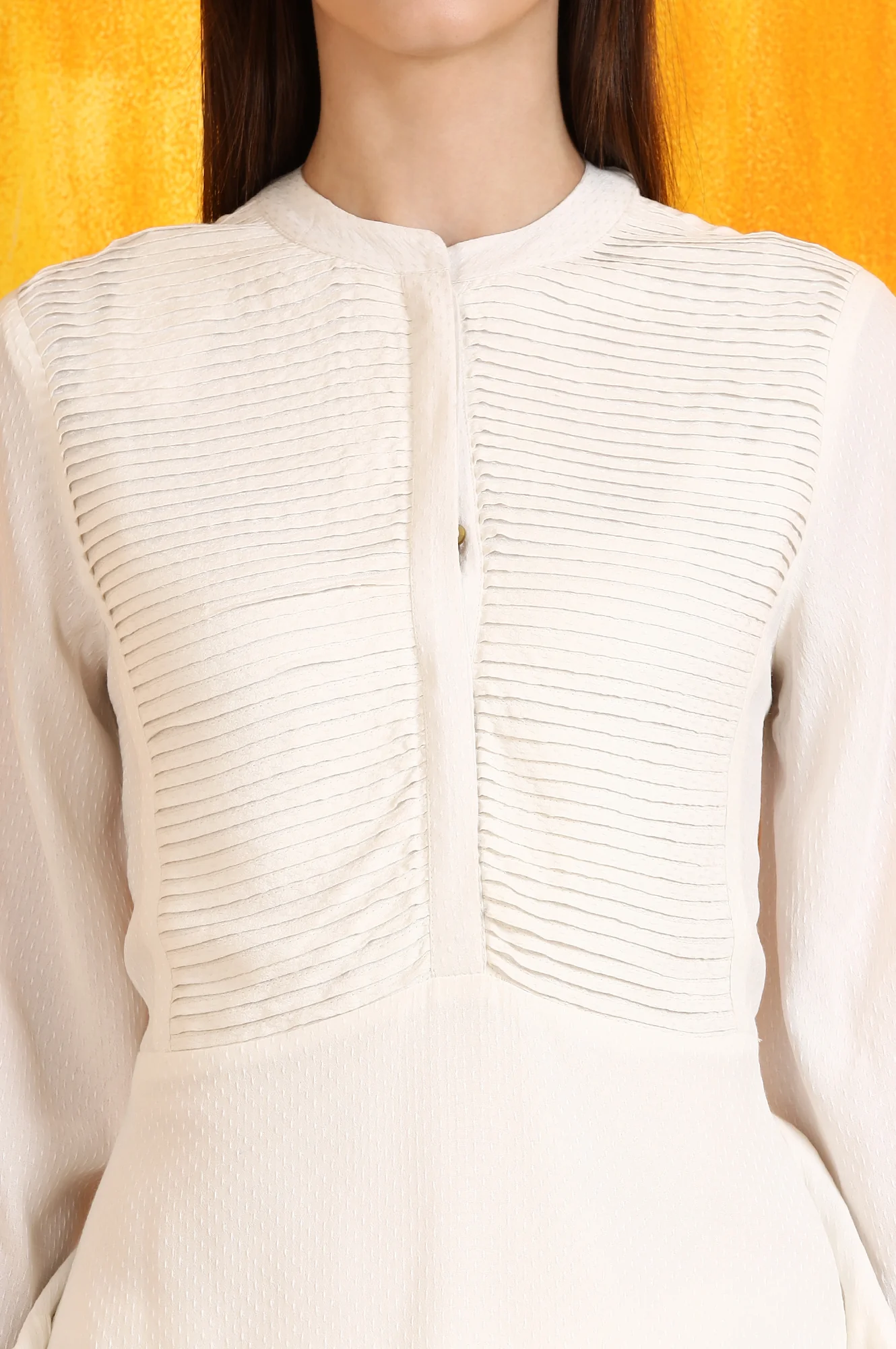 White Solid Pleated Yoke Moss Textured Straight Kurta - Image 3