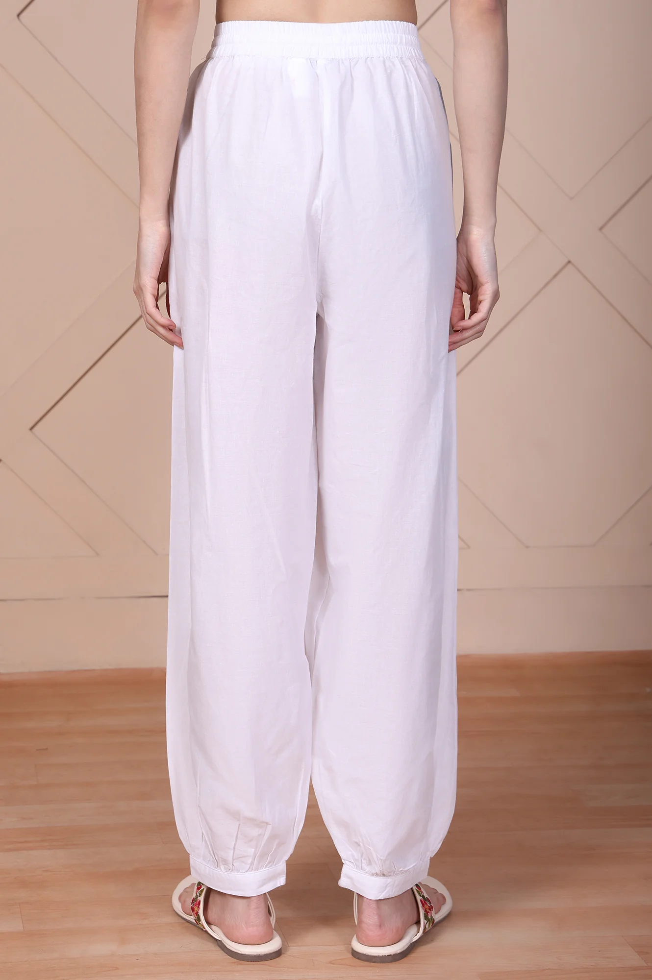White Solid Pure Cotton Ankle Length Relaxed Fit Harem Pantss - Image 4