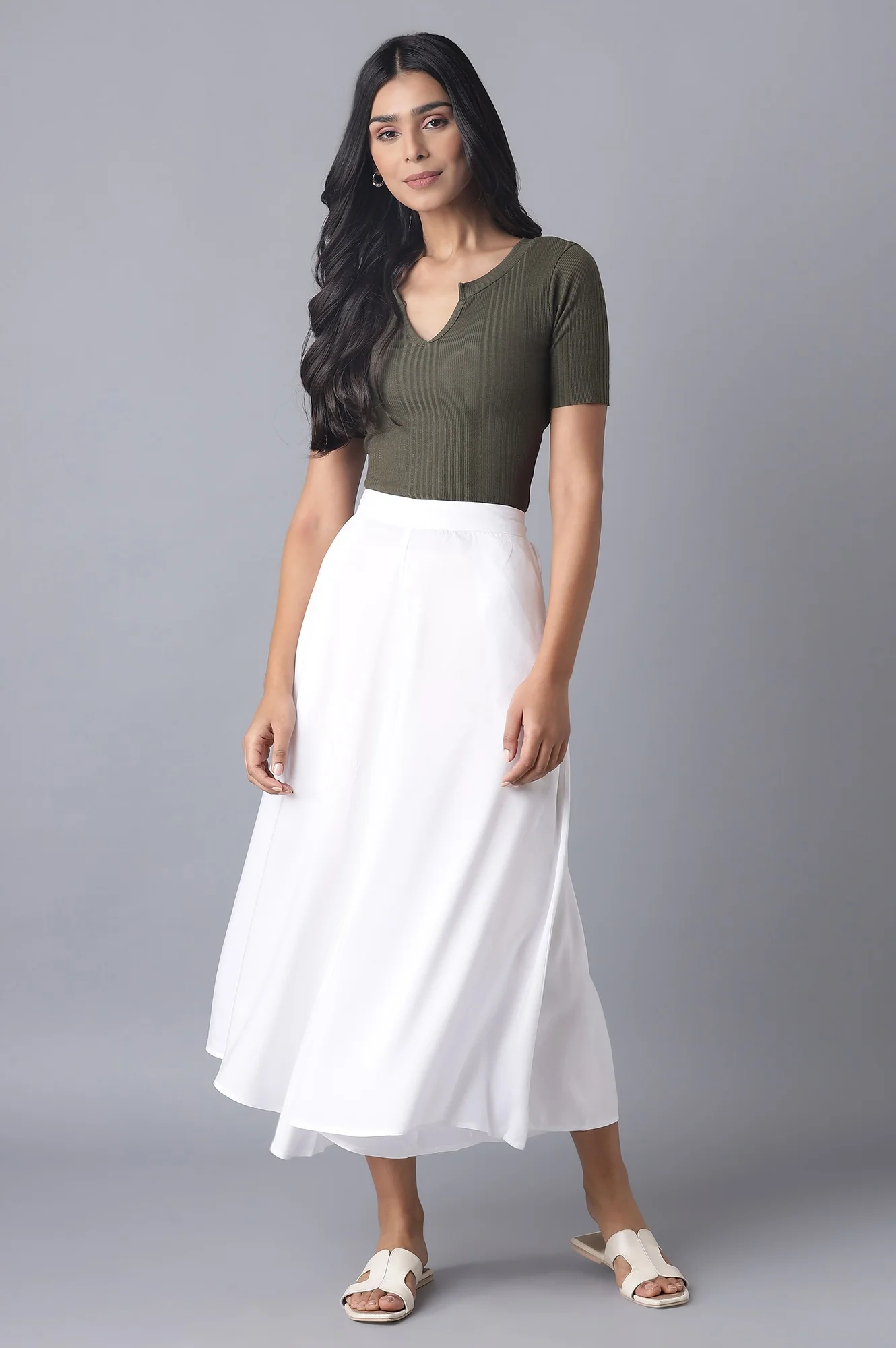 White Solid Relaxed Fit Ankle Length Mid Rise Cullotes - Image 5