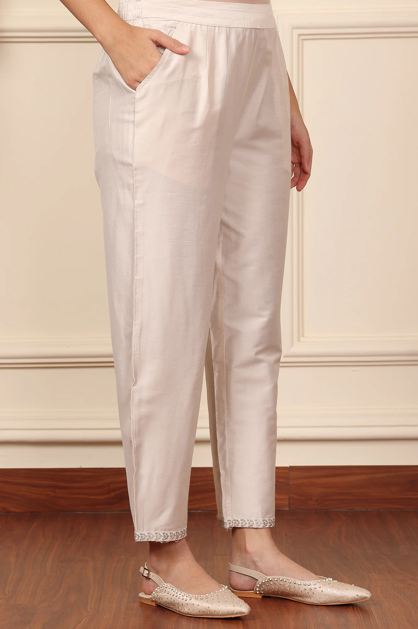 White Straight Pants With Embroidered Hemline - Image 4