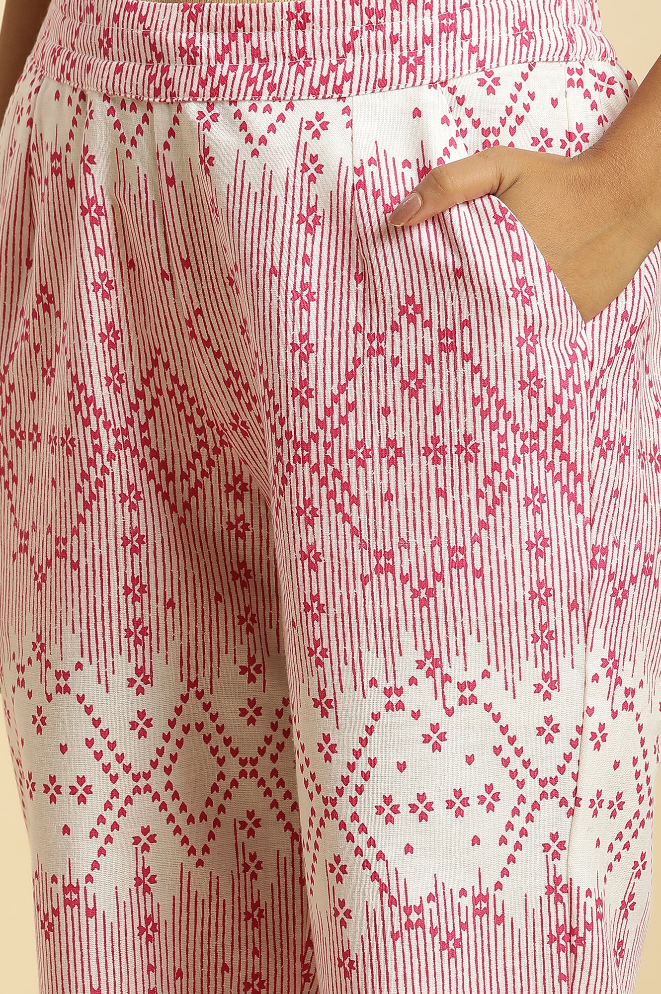 White Straight Pants With Pink Geometric Print - Image 7