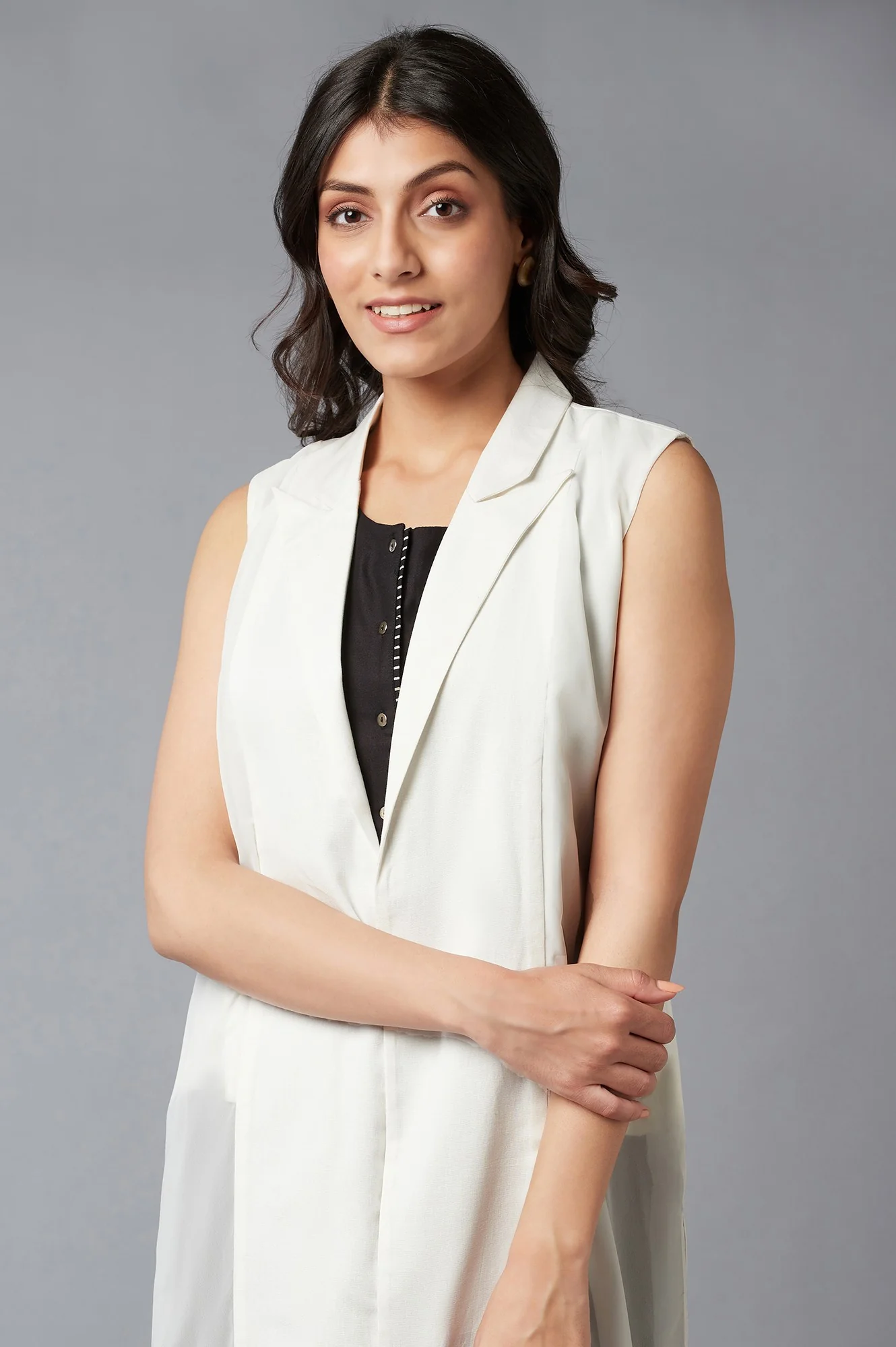 White Straight Textured Cotton Lapel Collar Jacket - Image 5