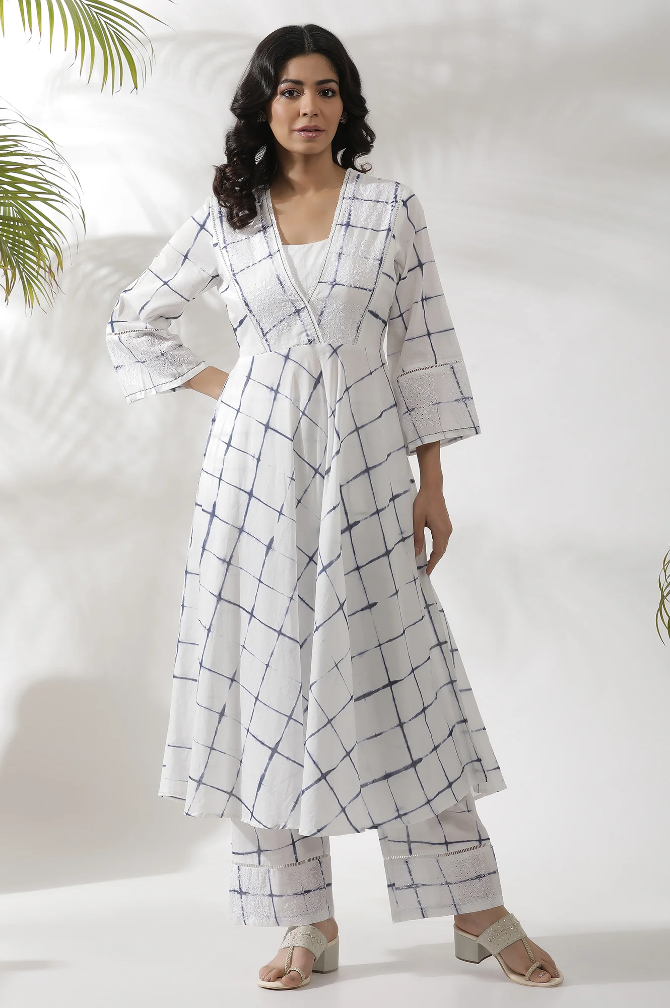 White Tie Dye Flared Kurta And Pants Set - Image 3