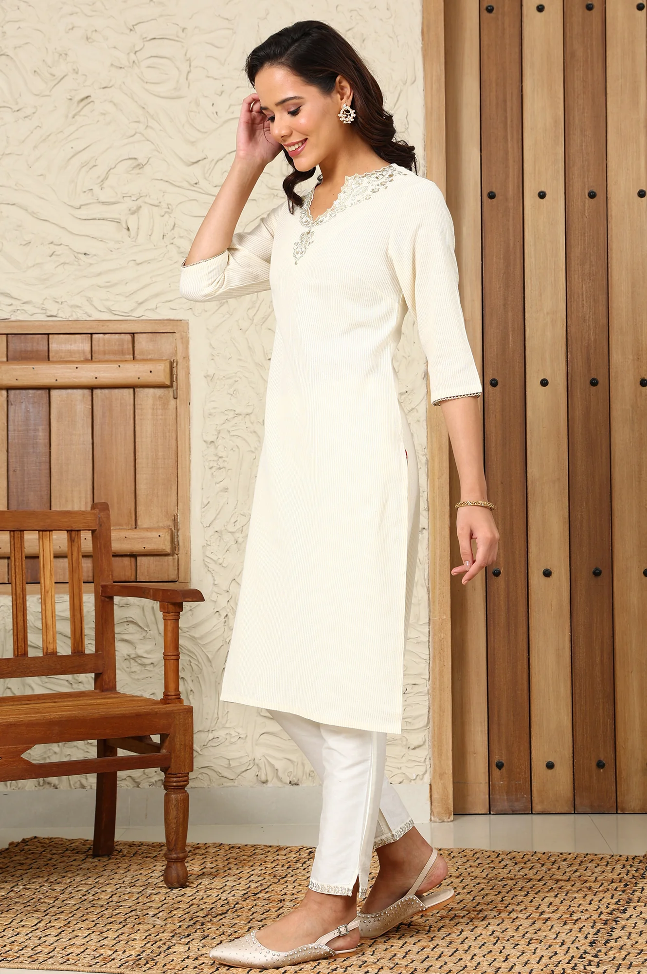 White Yarn-Dyed Embroidered Cotton Flax Straight Kurta With Lurex Stripes - Image 3