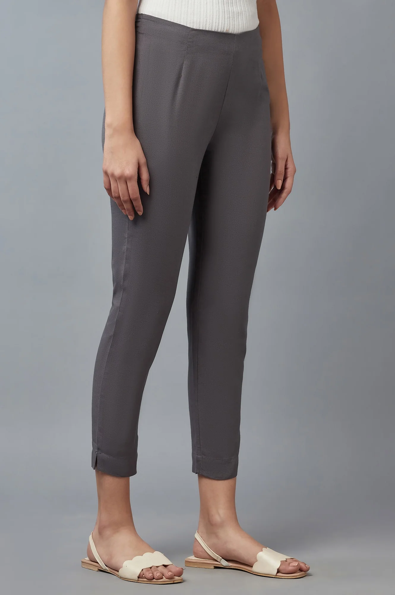 Women Grey Slim Pants - Image 4