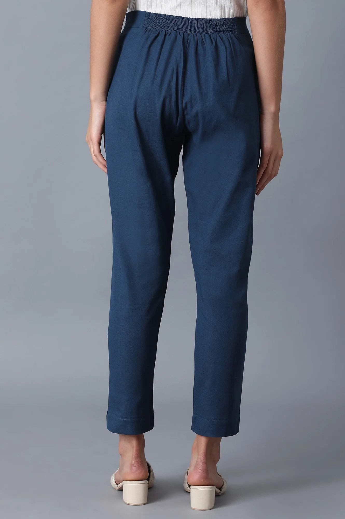 Women Grey Slim Pants - Image 2
