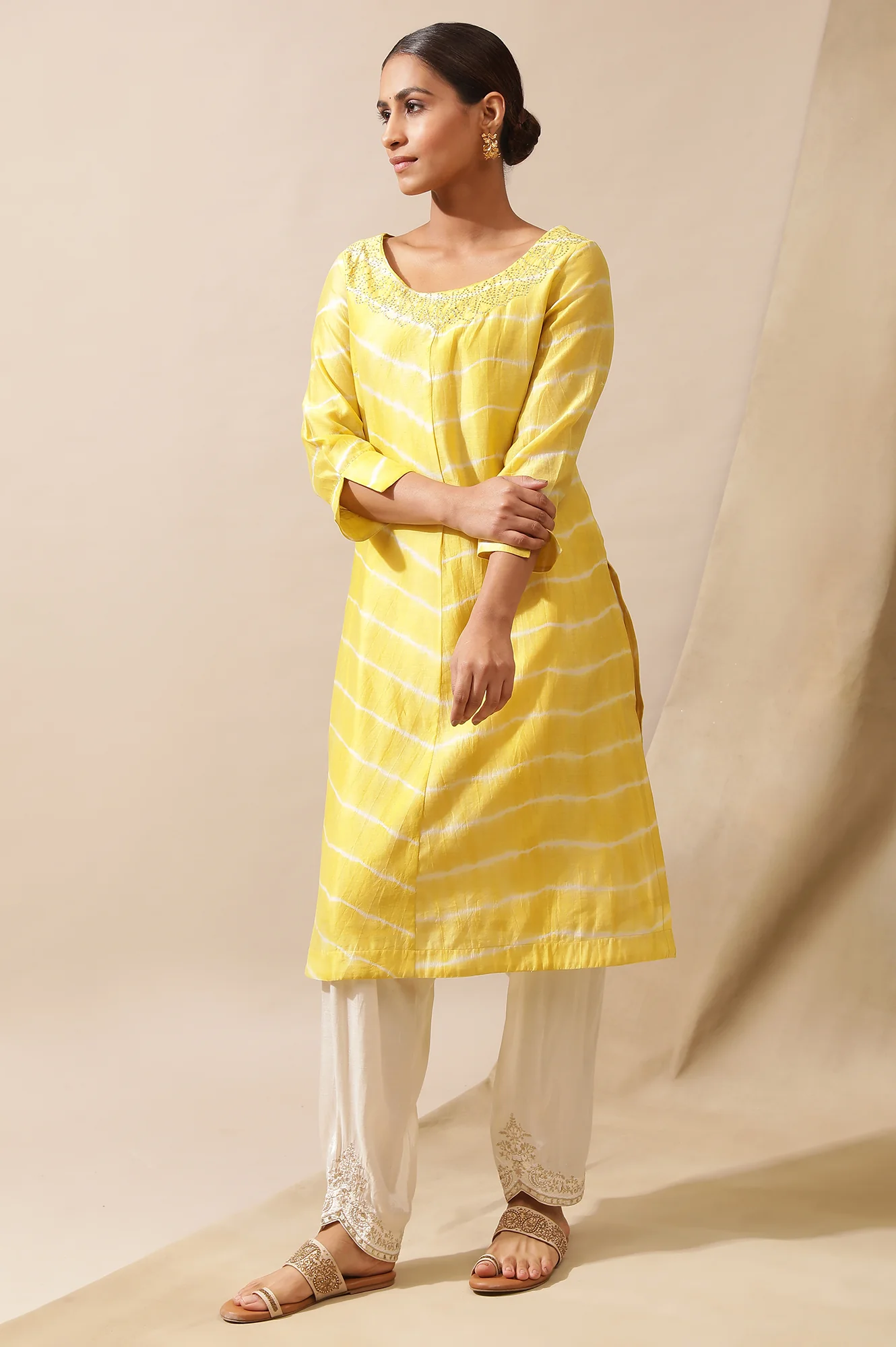 Yellow Cotton Silk Lehariya Kurta With Mukaish Embroidery - Image 2