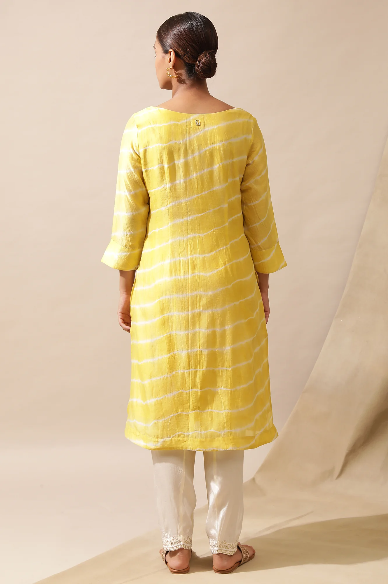Yellow Cotton Silk Lehariya Kurta With Mukaish Embroidery - Image 3