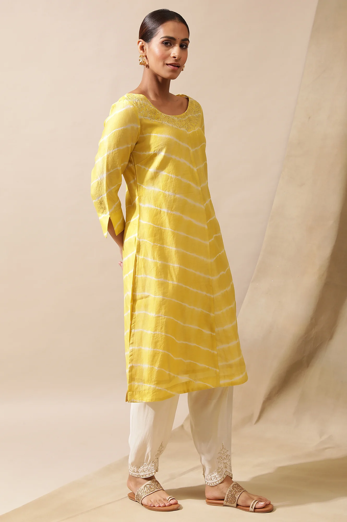 Yellow Cotton Silk Lehariya Kurta With Mukaish Embroidery - Image 4