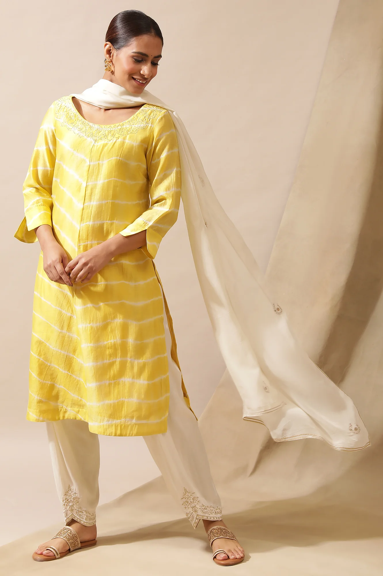 Yellow Cotton Silk Lehariya Kurta With Mukaish Embroidery - Image 5