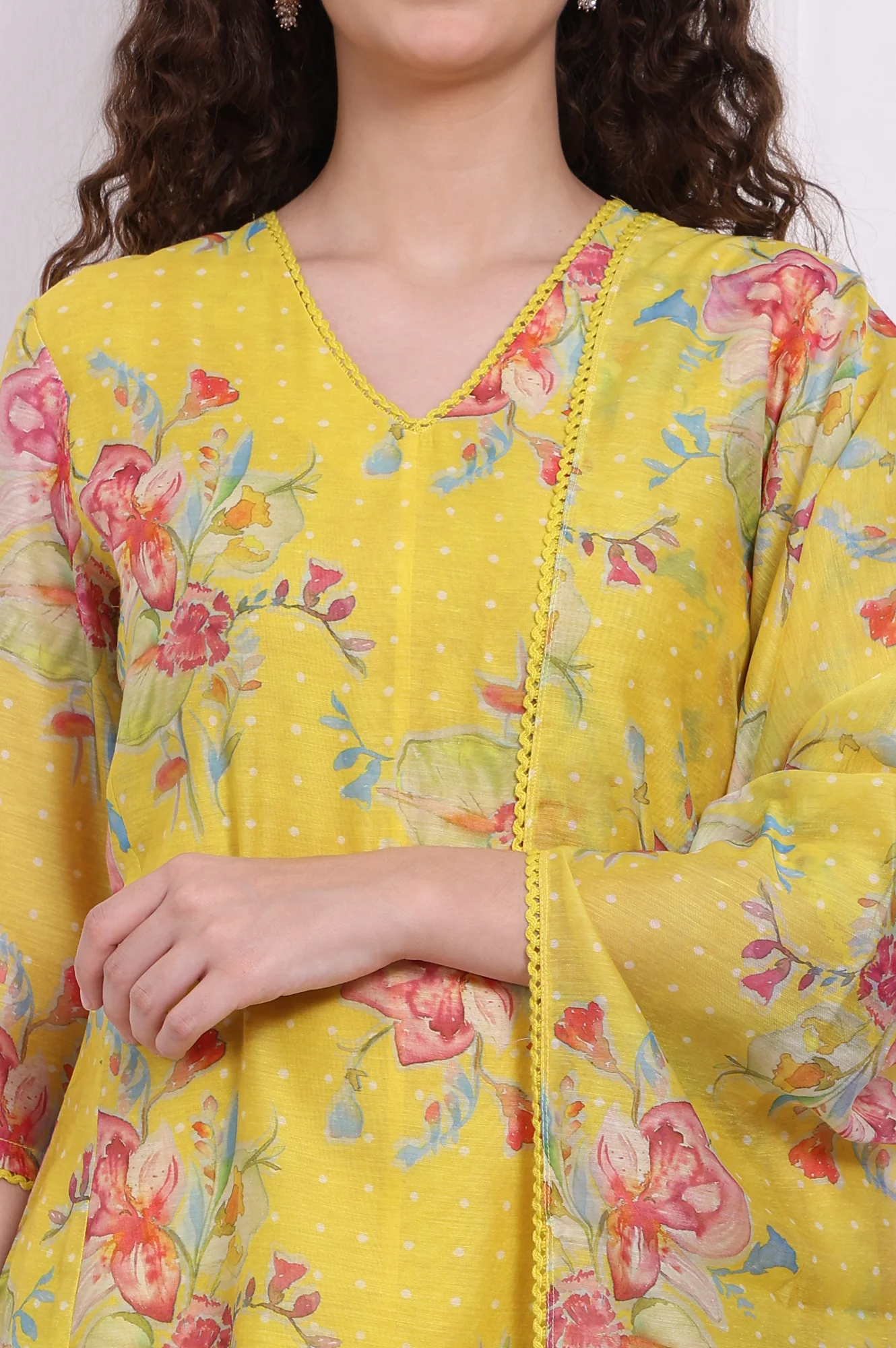 Yellow Floral Printed Chanderi Straight Kurta, Pants and Dupatta Set - Image 3