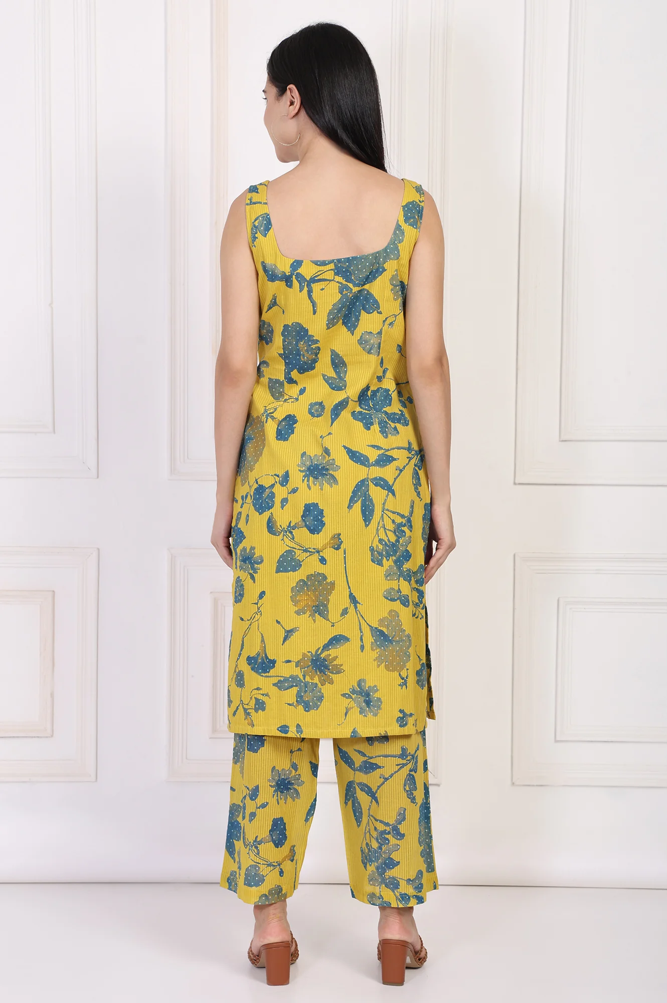 Yellow Floral Printed Cotton Straight Kurta with Parallel Pant Set - Image 5