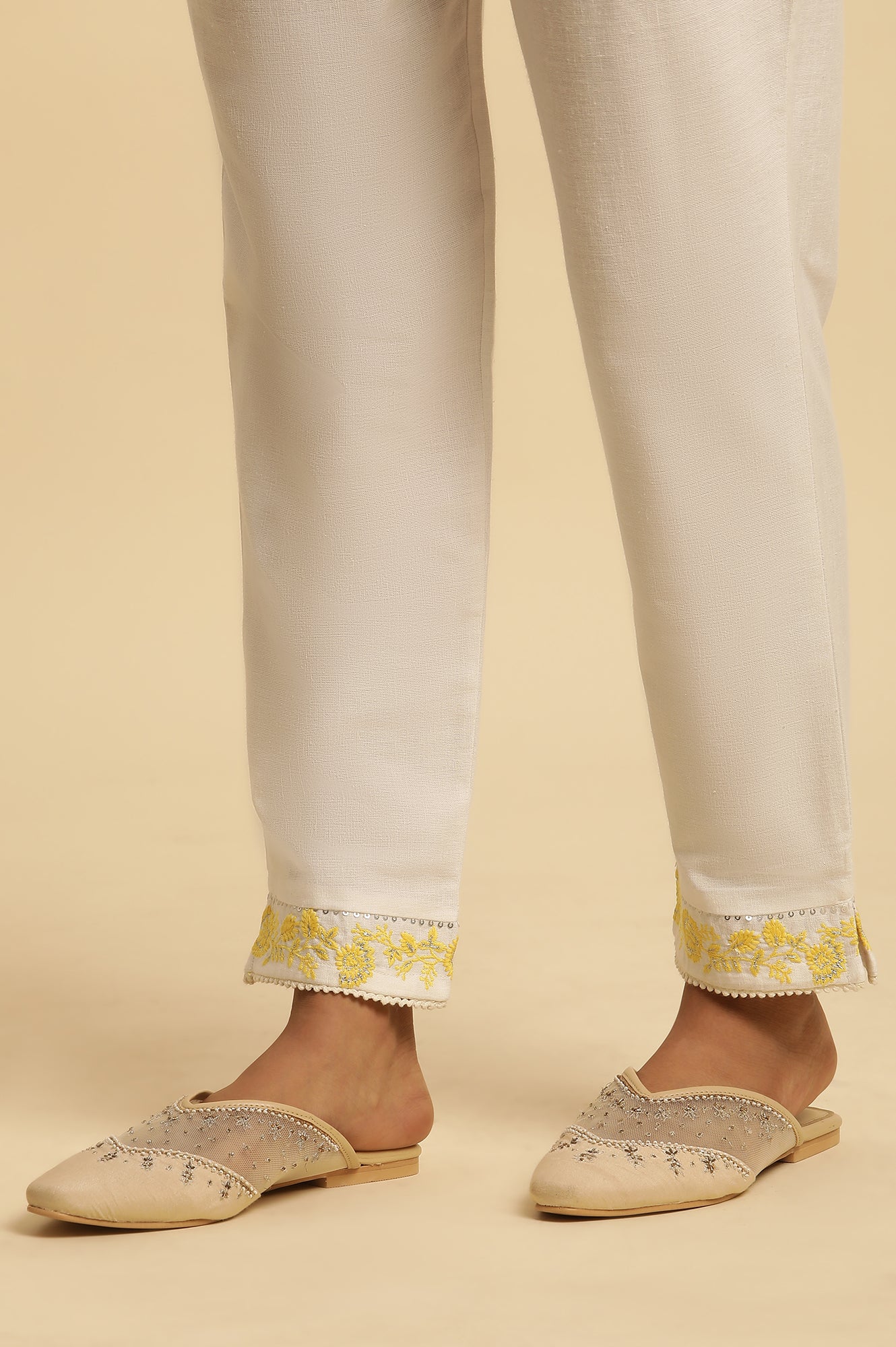 Yellow Floral Printed Kurta, Pants and Dupatta Set - Image 11