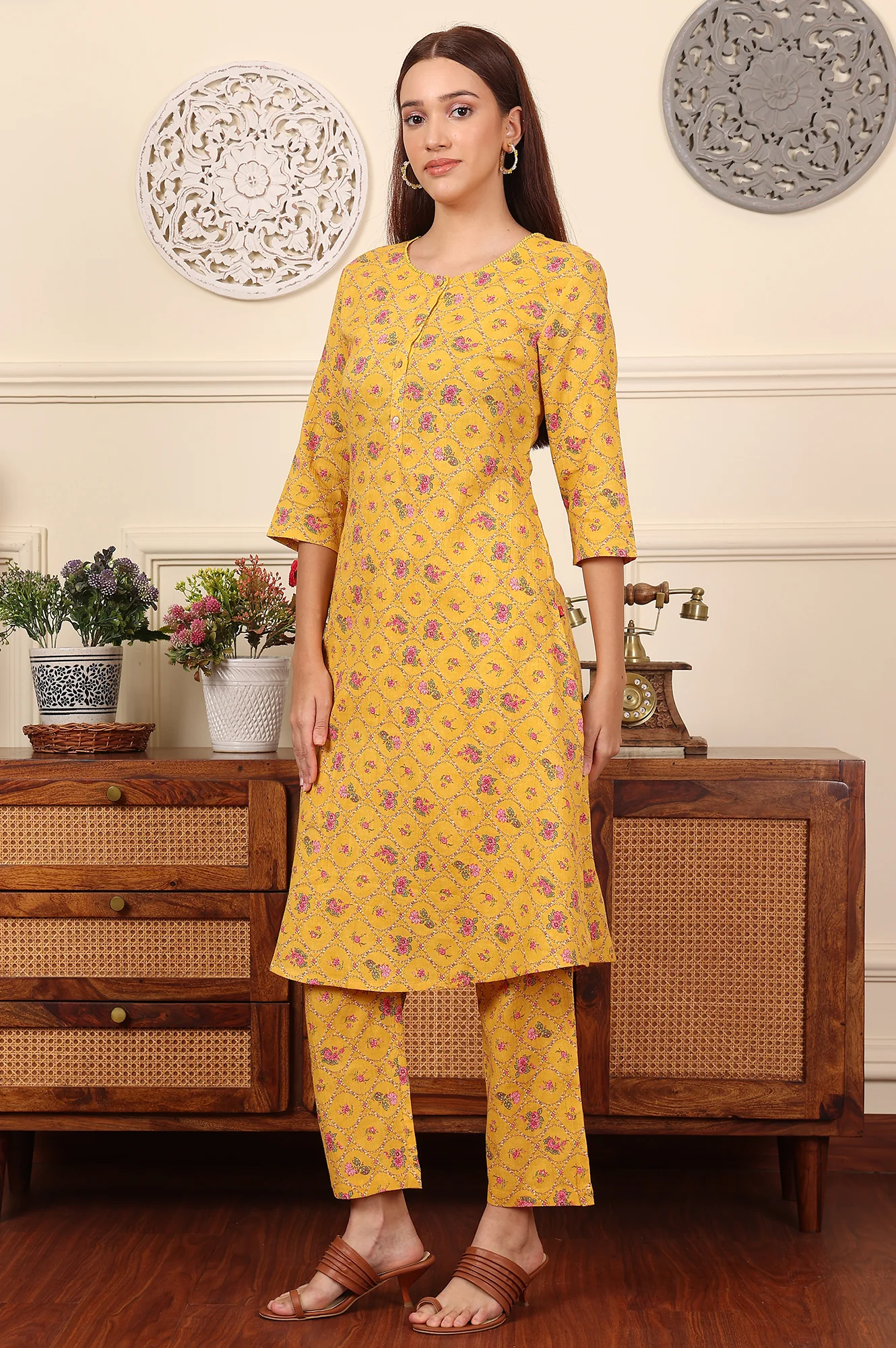 Yellow Floral Printed Pure Cotton Kurta And Pants Co-Ord Set - Image 6