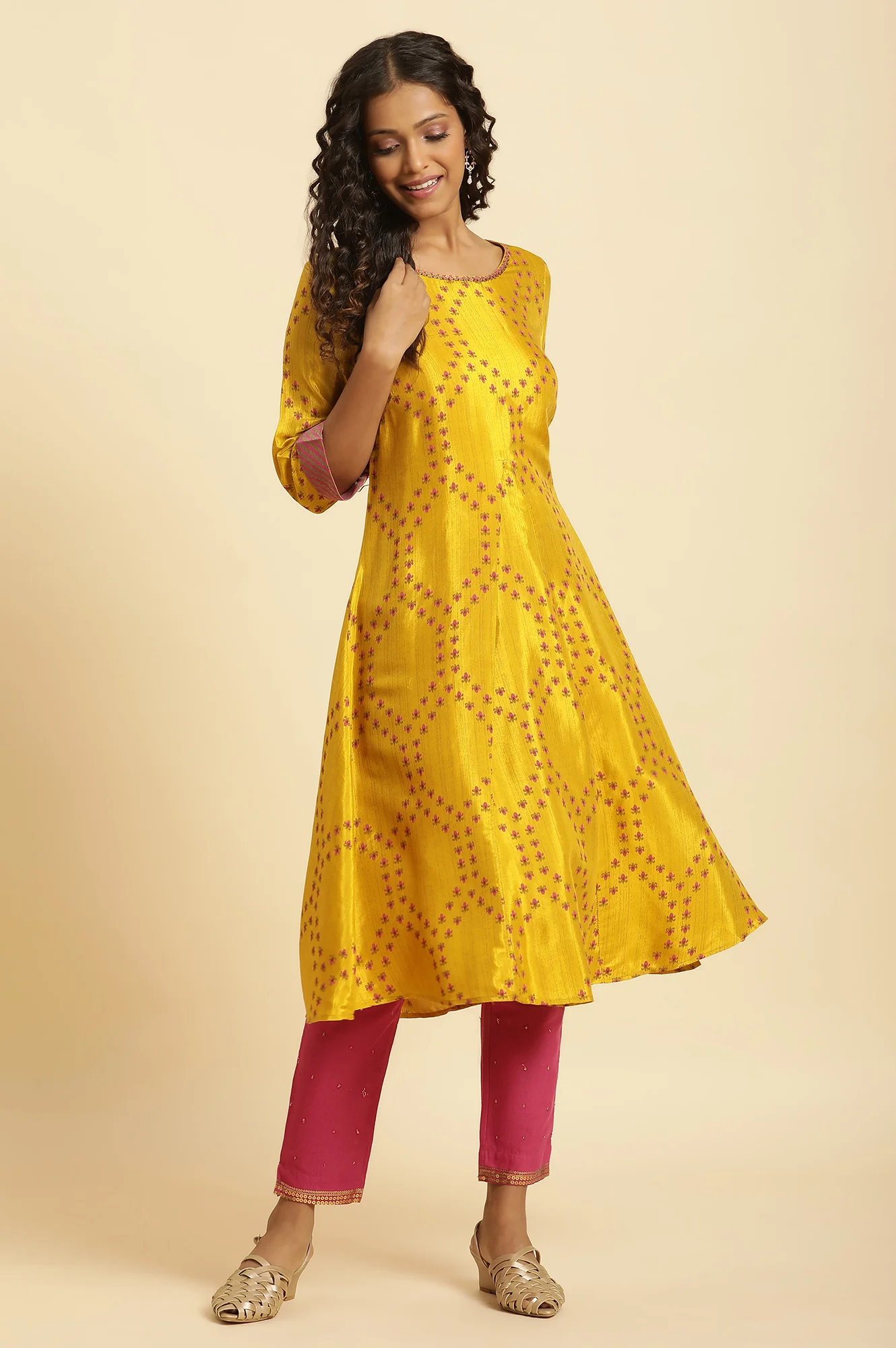 Yellow Geometric Printed Shantung Flared Kurta and Pants Set - Image 2