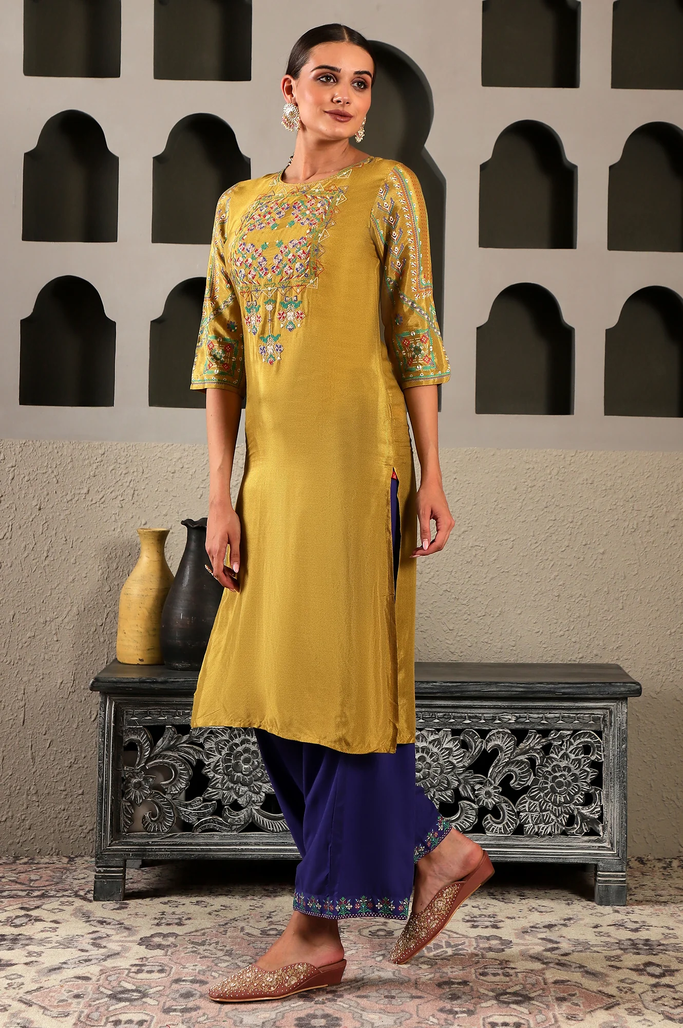 Yellow Geometric Printed Shantung Straight Kurta with Embroidered Yoke - Image 4
