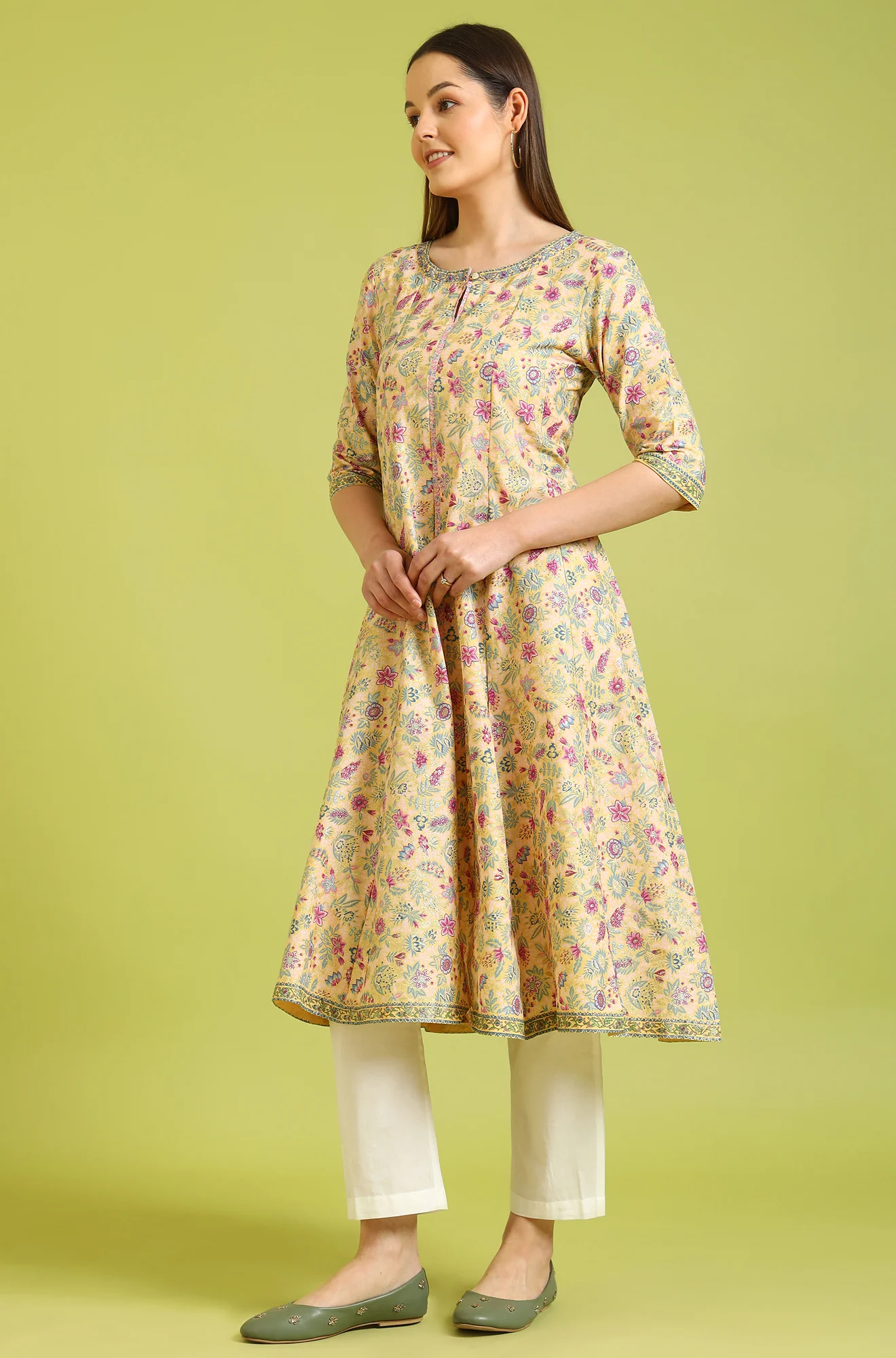 Yellow Floral Glitter Printed Pure Cotton Anarkali Kurta - Image 5